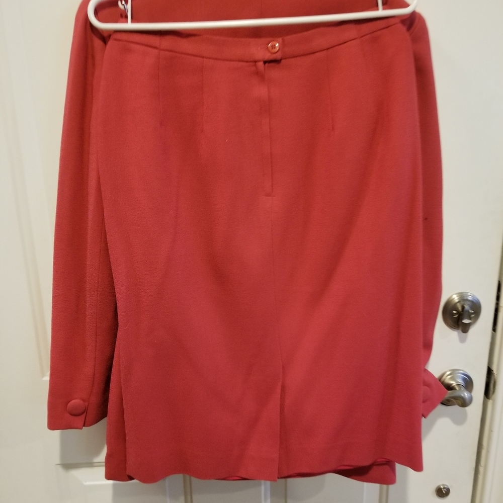 Women's Executive Suit 2 Piece - Picture 4 of 7